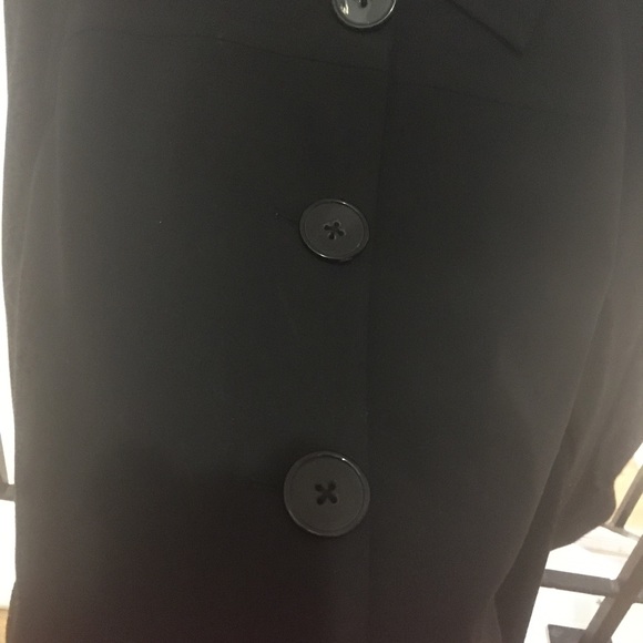 Larry Levine Black short jacket with button front and pockets, size L - Picture 3 of 5